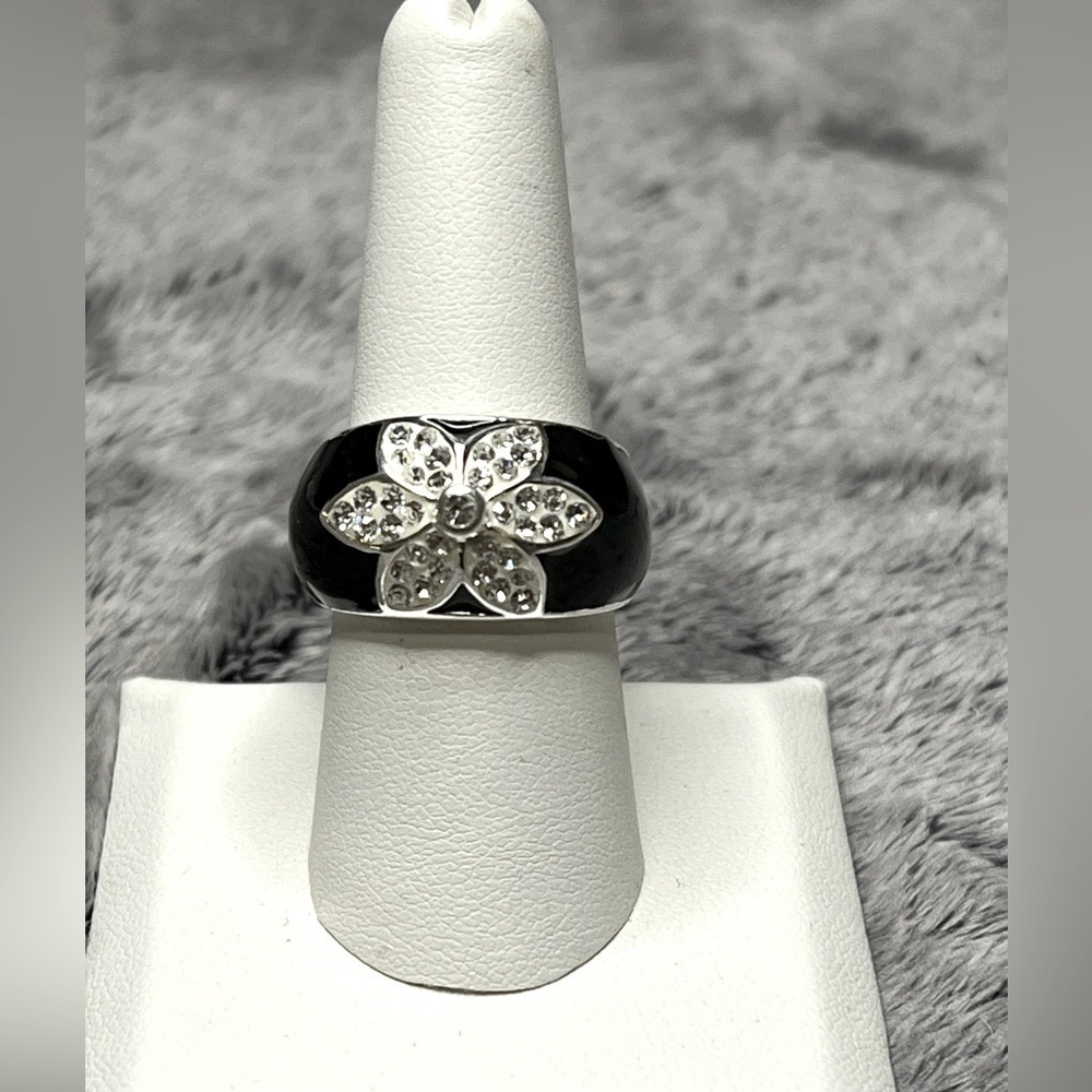 Vintage Sterling Silver Black Enamel Flower Ring Size 8